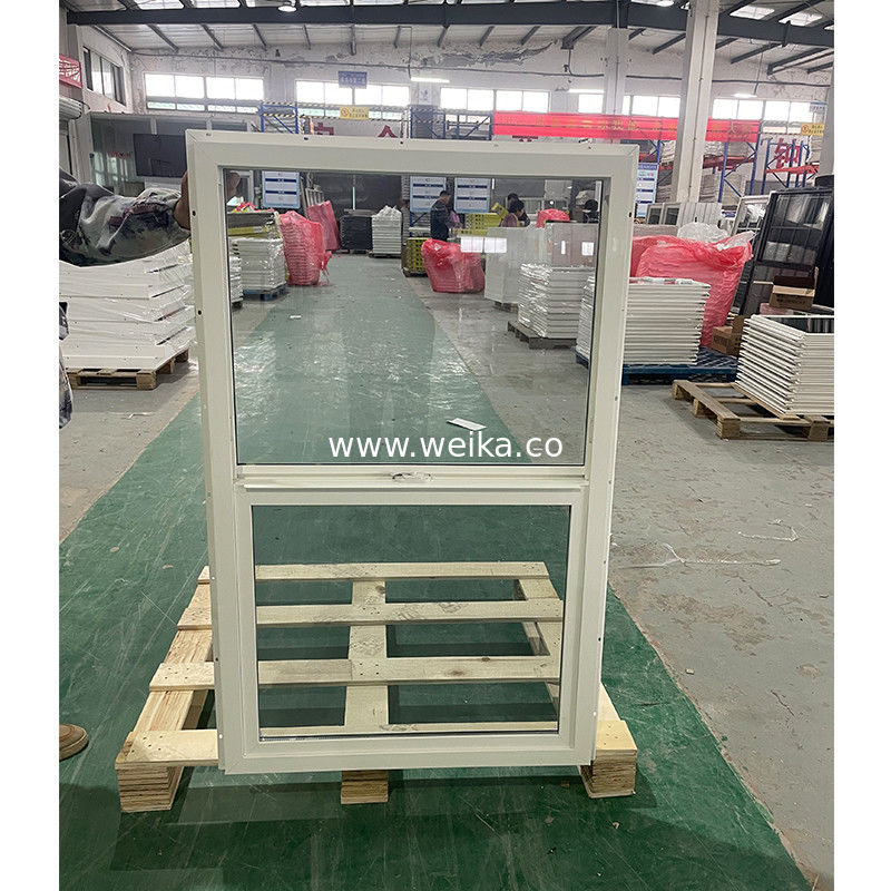 14 anni di esperienza nella produzione di finestre UPVC single hang e scorrevole verticale con inclinazione